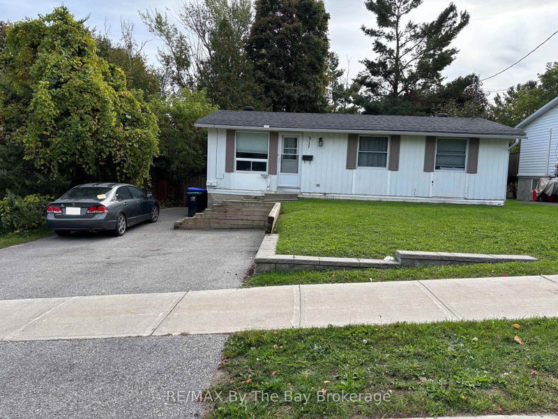 317 Hugel Ave, Midland, L4R 1T5 | Image 3