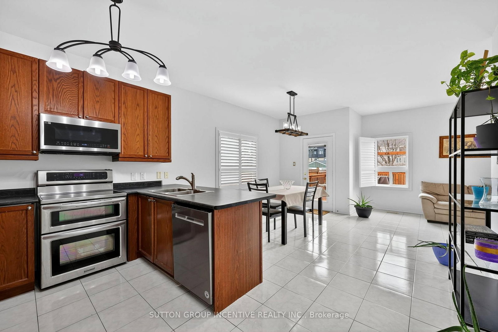 Detached House for sale at 116 Sun King Crescent, Barrie, Ontario, L4M 0E6 - Innis-Shore - MLS: S12891994