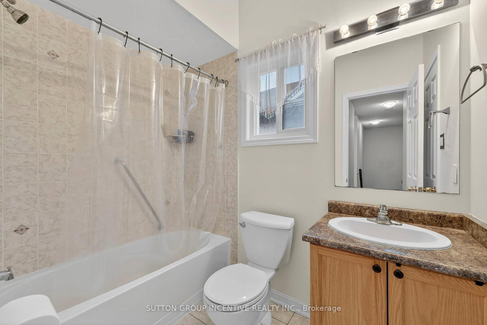 Detached House for sale at 116 Sun King Crescent, Barrie, Ontario, L4M 0E6 - Innis-Shore - MLS: S12891994