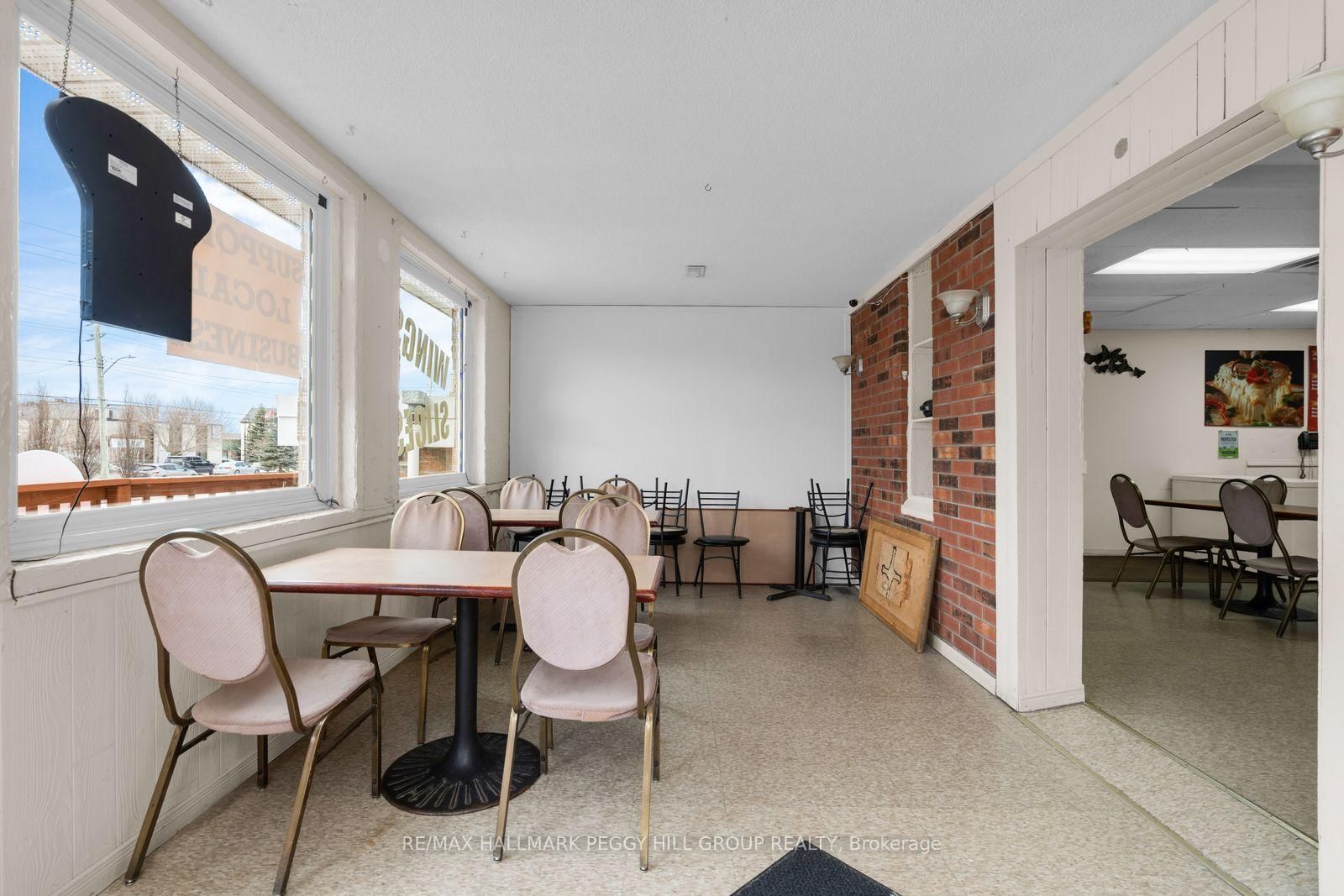 13 Yonge Street S