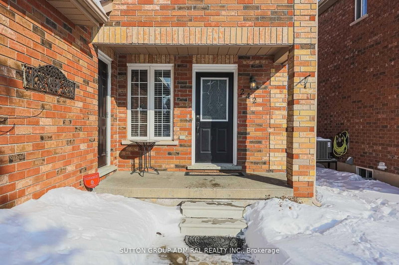 242 Mapleton Ave, Barrie, L4N 5V5 | Image 2