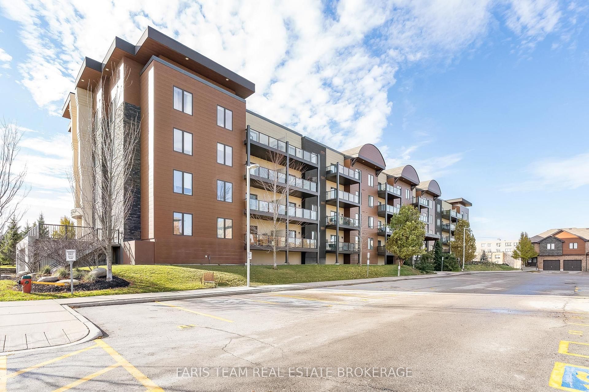 100 Dean Avenue, Unit 207