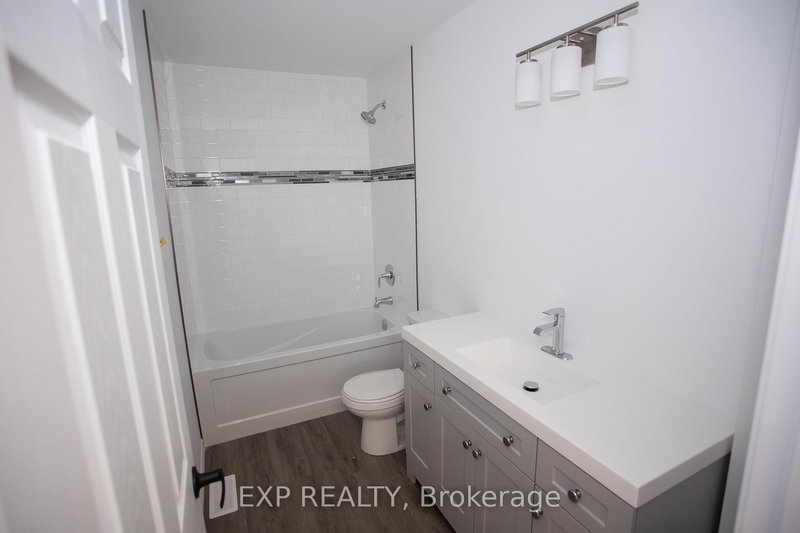 Unit C - 277 GROVE St E, Barrie, L4M 2R2 | Image 3