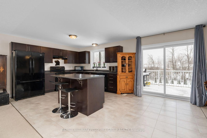 25 Bay St, Tay, L0K 2A0 | Image 2