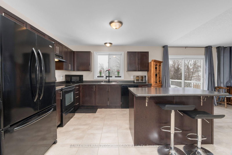 25 Bay St, Tay, L0K 2A0 | Image 3