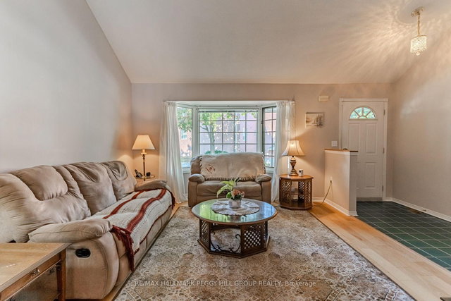 402 - 40 Museum Drive