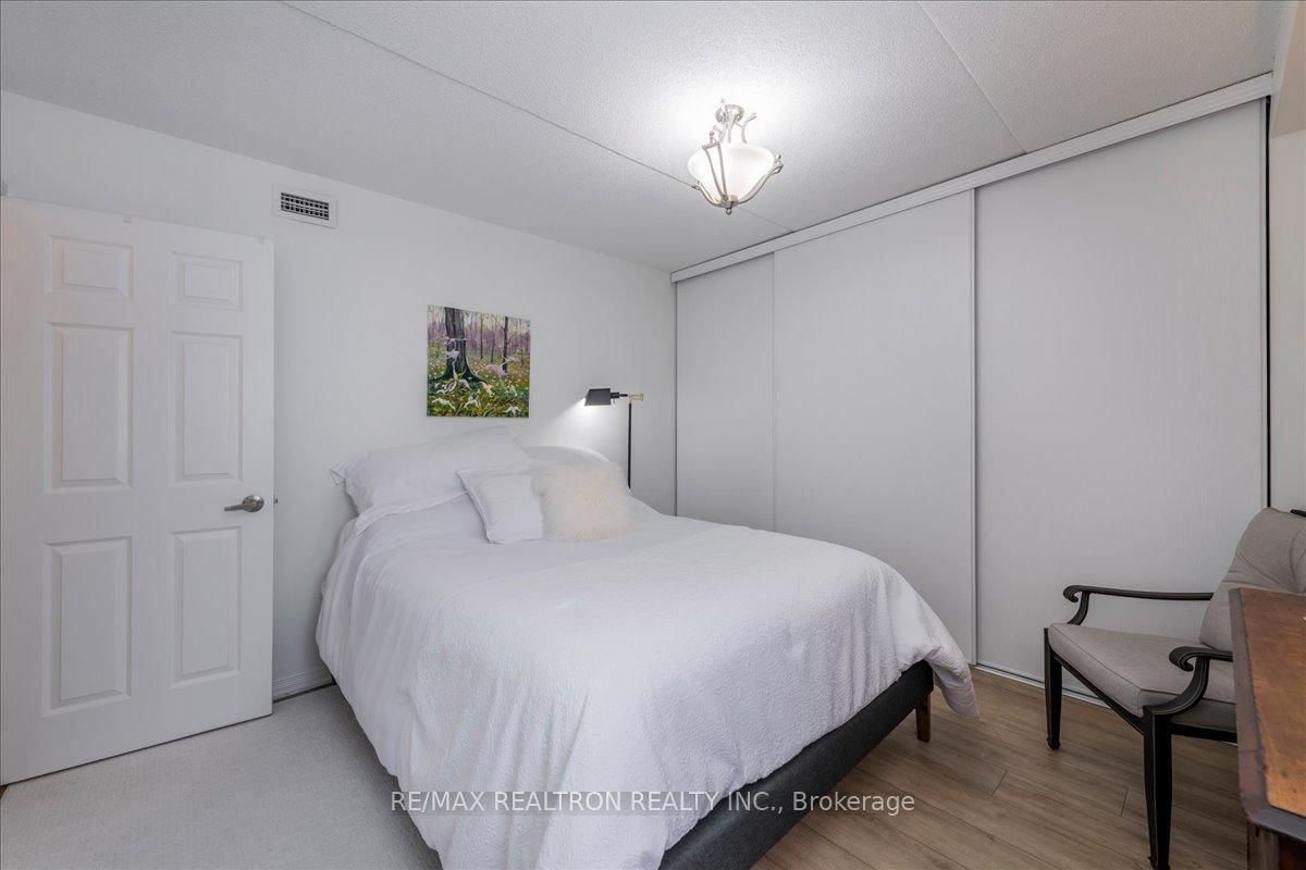 107 Bond Street, Unit 101 - Photo 17