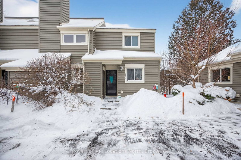 253 - 13 Harbour St W, Collingwood, L9Y 5B4 | Image 2