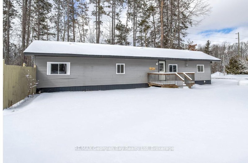 home for sale on #1-5263 Elliott Sideroad