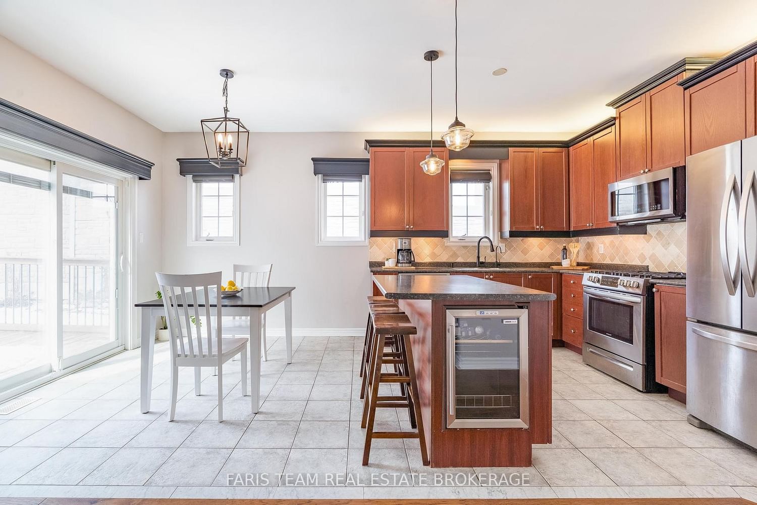 Detached House for sale at 2 Thrushwood Drive, Barrie, Ontario, L4N 0Z1 - 400 West - MLS: S12898498