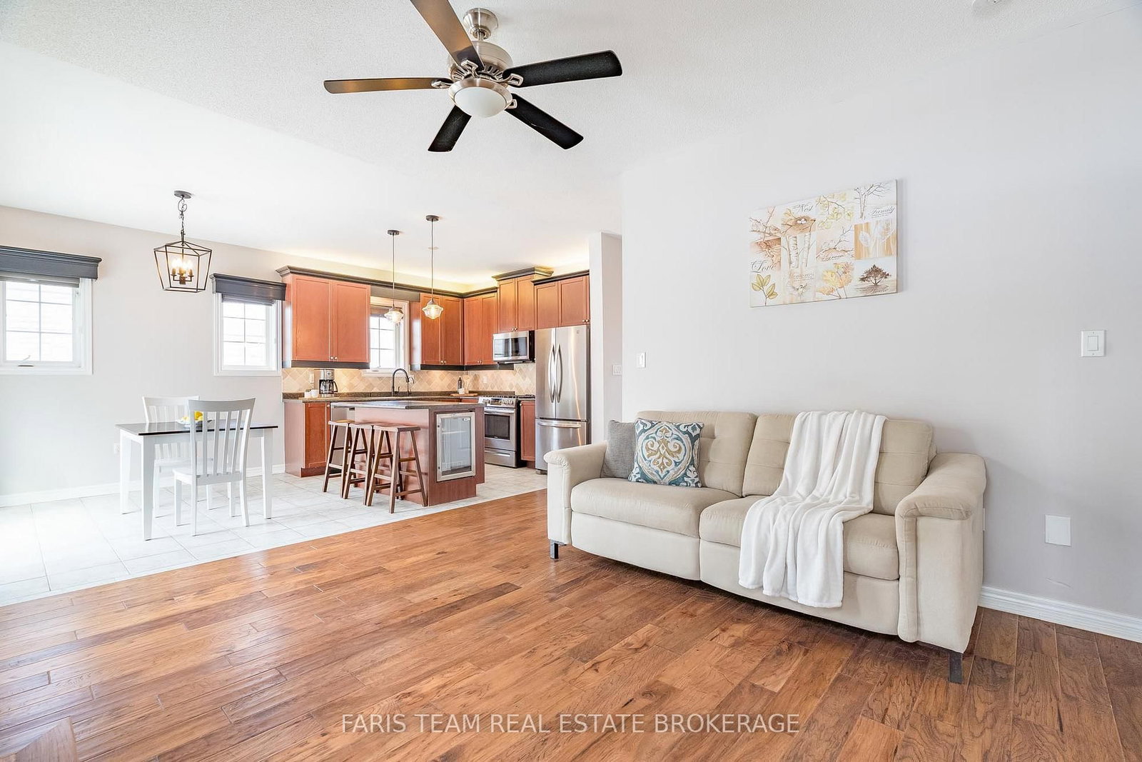 Detached House for sale at 2 Thrushwood Drive, Barrie, Ontario, L4N 0Z1 - 400 West - MLS: S12898498