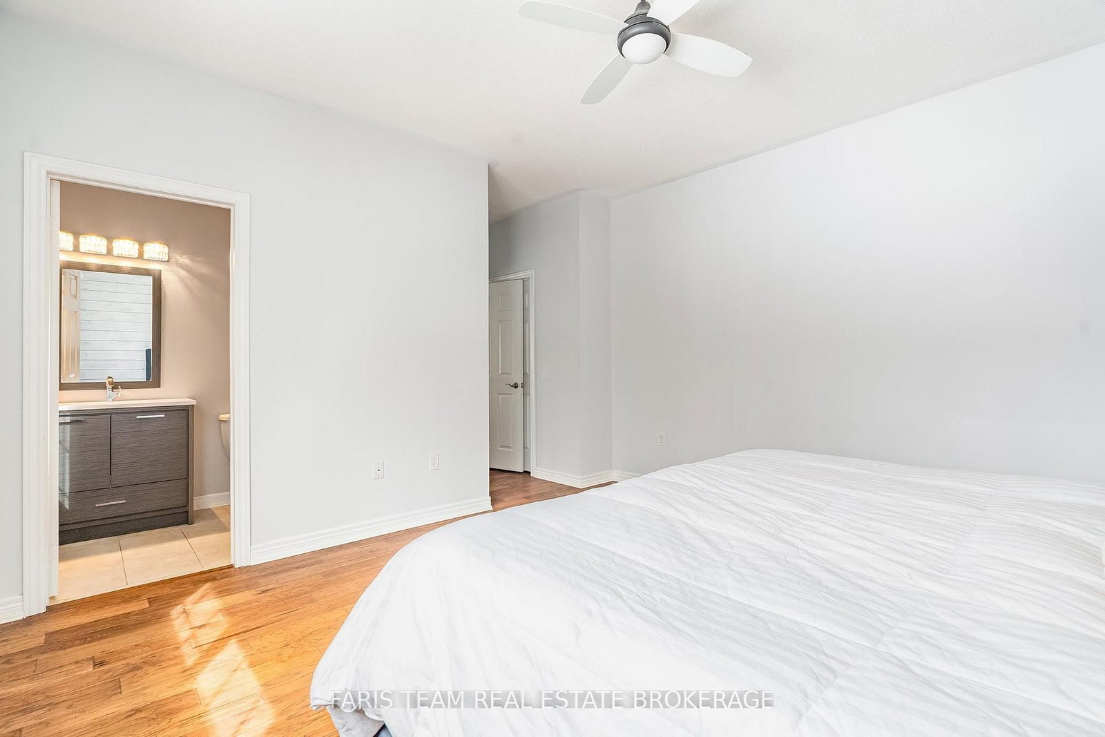 Detached House for sale at 2 Thrushwood Drive, Barrie, Ontario, L4N 0Z1 - 400 West - MLS: S12898498