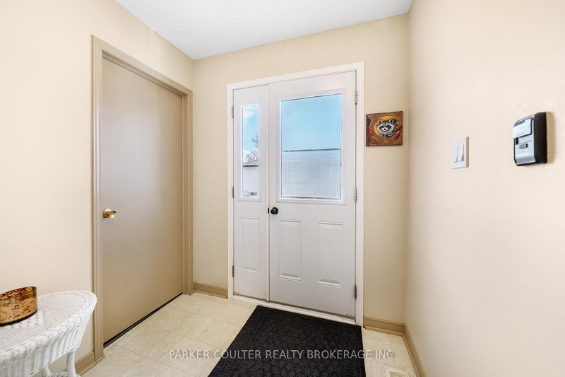 15 - 231 Oxford St, Orillia, L3V 7S6 | Image 2