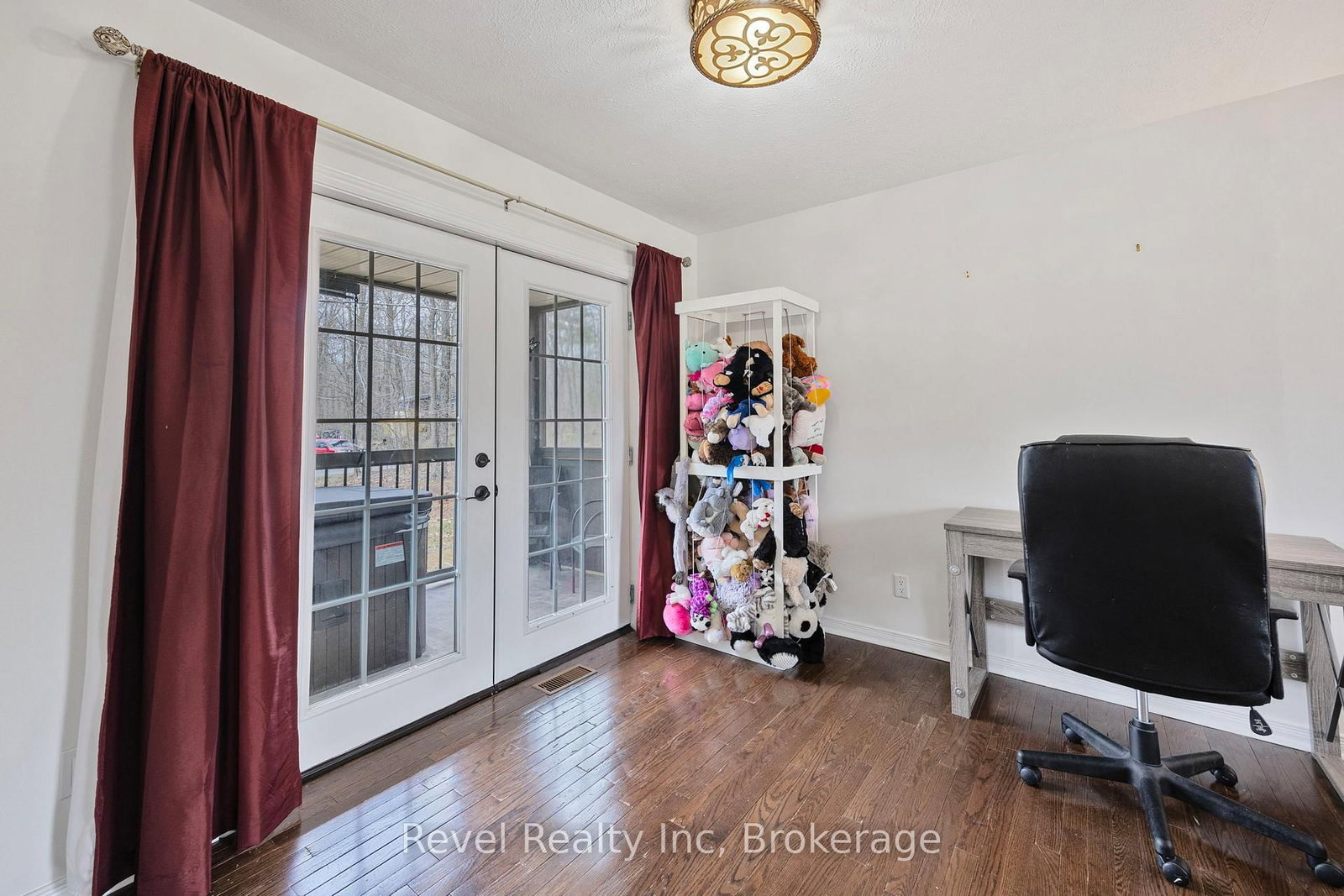 Listing Image 14