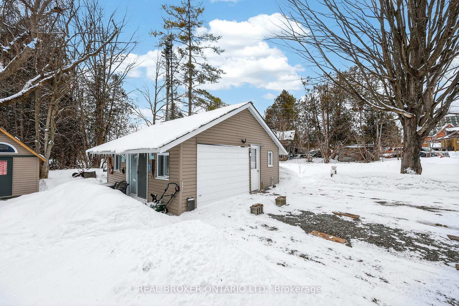 Listing Image 19