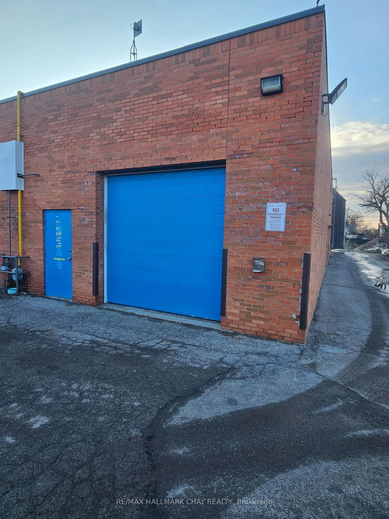 1B - 18 Cundles Rd E, Barrie, L4M 2Z5 | Image 2