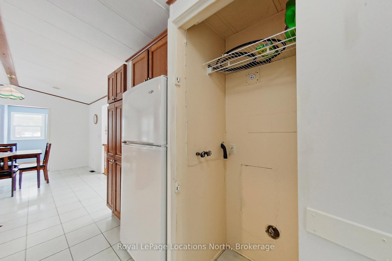 Mobile/Trailer for sale at 24 Prince Charles Avenue, Springwater, Ontario, L0L 1P0 - Rural Springwater - MLS: S12901452