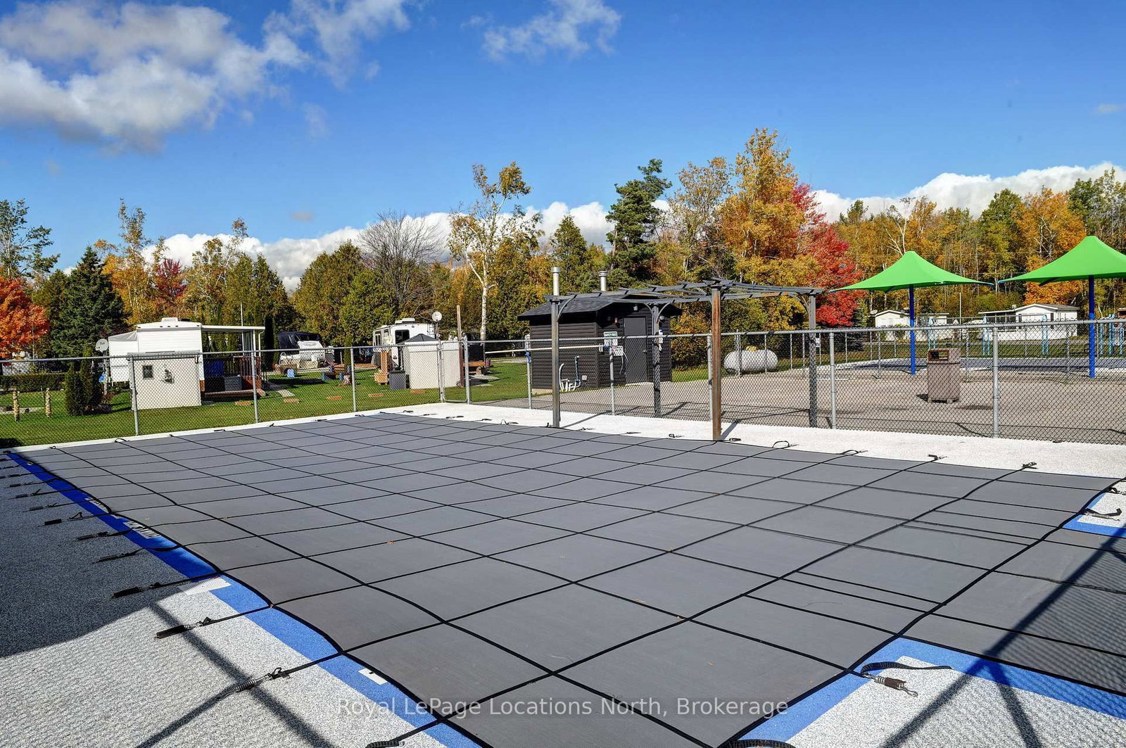 Mobile/Trailer for sale at 24 Prince Charles Avenue, Springwater, Ontario, L0L 1P0 - Rural Springwater - MLS: S12901452