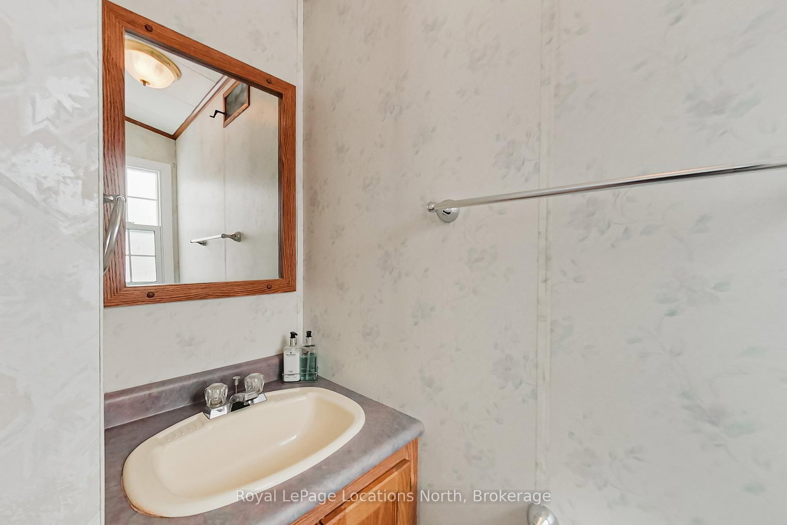 Mobile/Trailer for sale at 24 Prince Charles Avenue, Springwater, Ontario, L0L 1P0 - Rural Springwater - MLS: S12901452