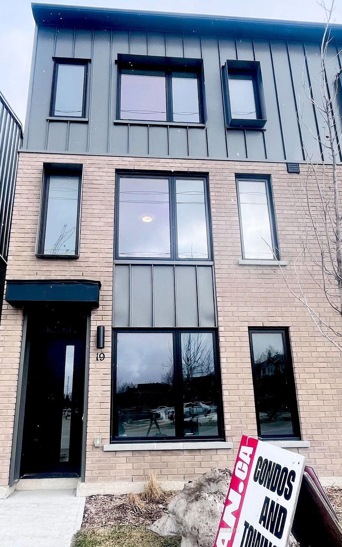 19 RAINWATER Lane, Unit MAIN - Photo 2