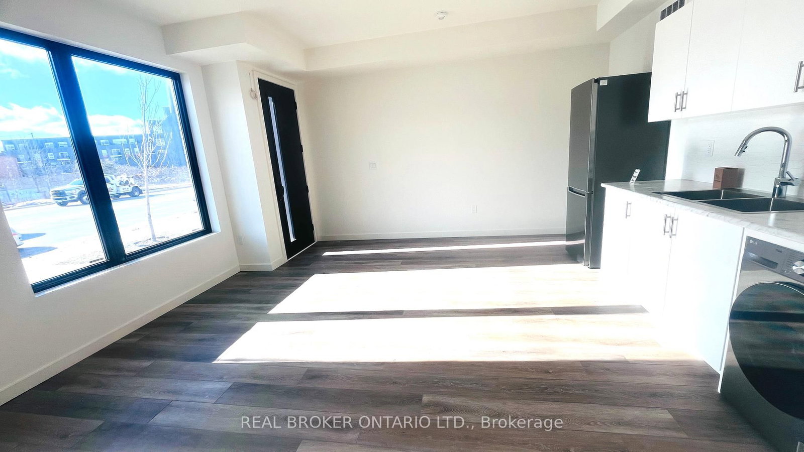 19 RAINWATER Lane, Unit MAIN - Photo 4