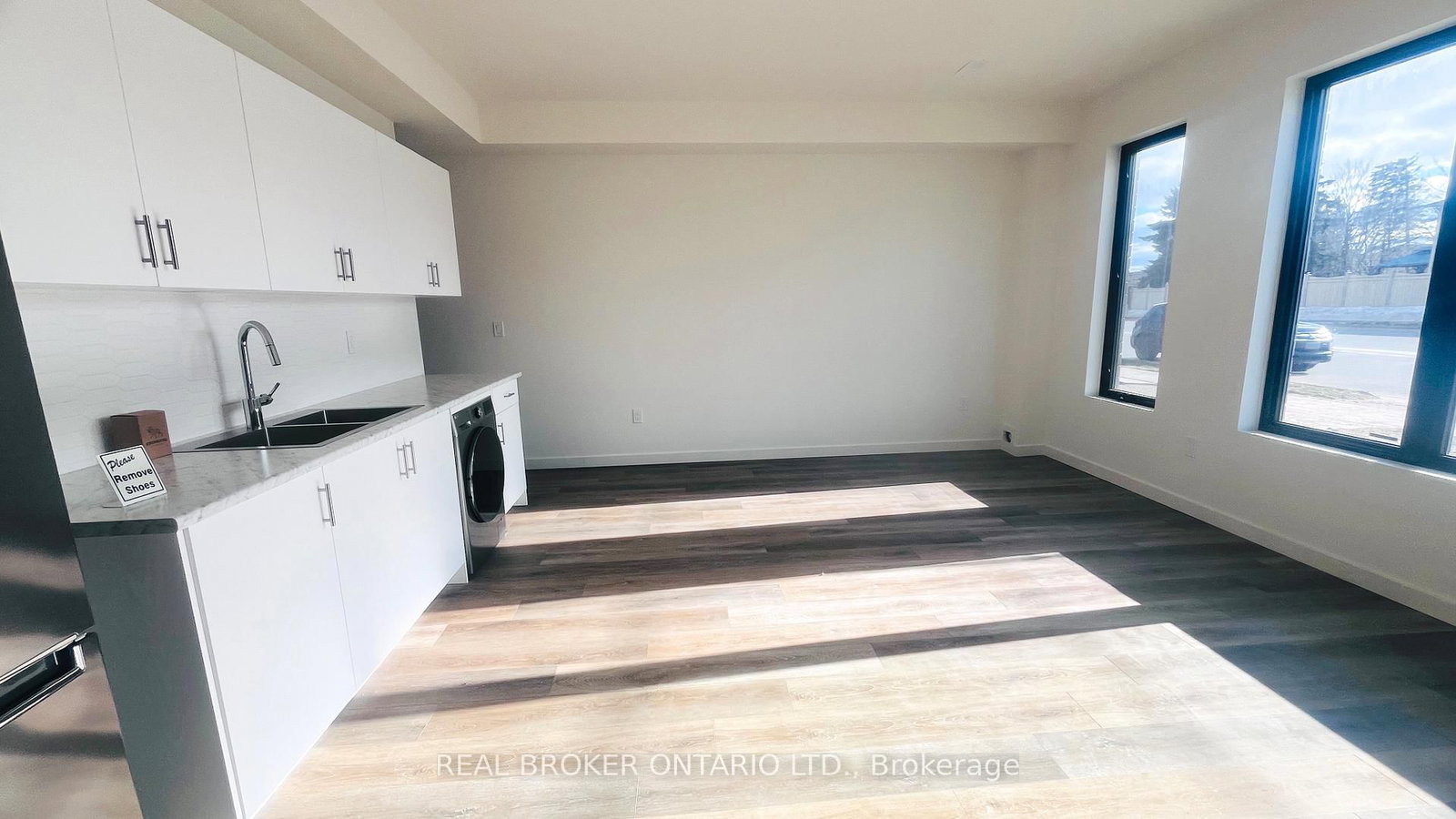 19 RAINWATER Lane, Unit MAIN - Photo 5