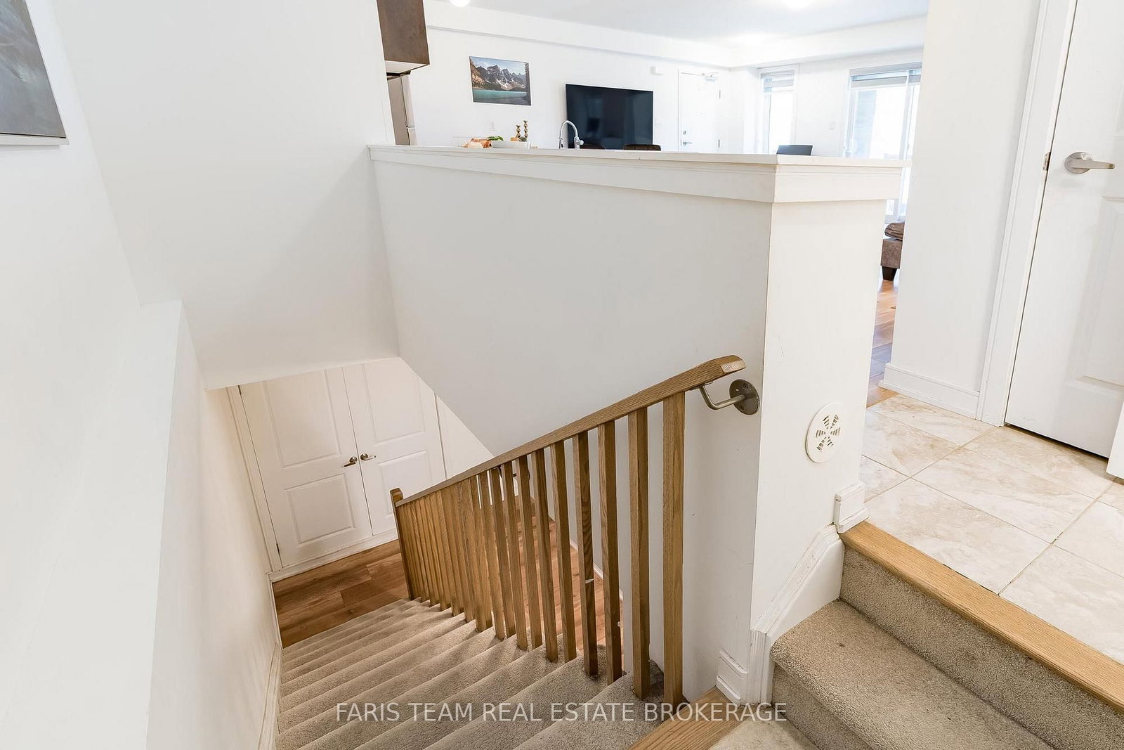 Townhouse for sale at 39 Appletree Lane, Barrie, Ontario, L9J 0P1 - Innis-Shore - MLS: S12903938