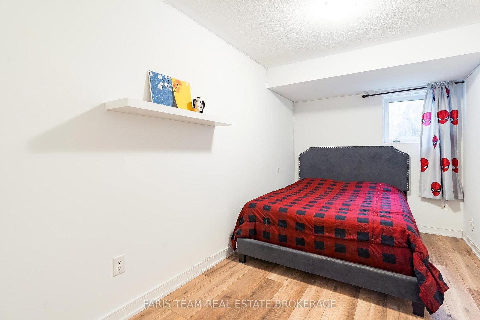 Townhouse for sale at 39 Appletree Lane, Barrie, Ontario, L9J 0P1 - Innis-Shore - MLS: S12903938