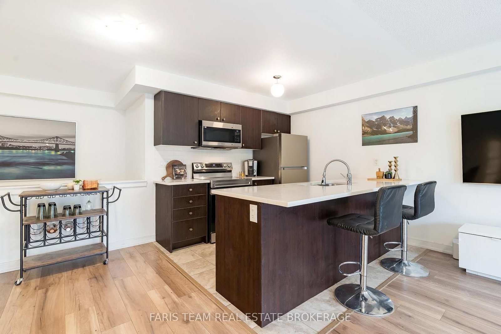 Townhouse for sale at 39 Appletree Lane, Barrie, Ontario, L9J 0P1 - Innis-Shore - MLS: S12903938