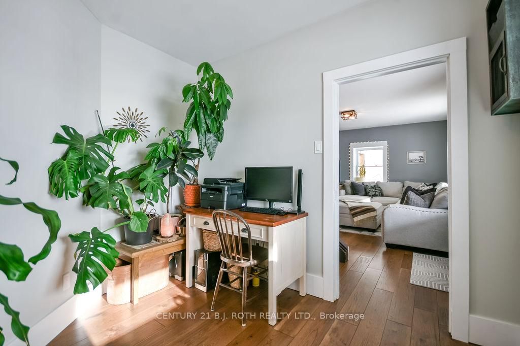 Listing Image 11