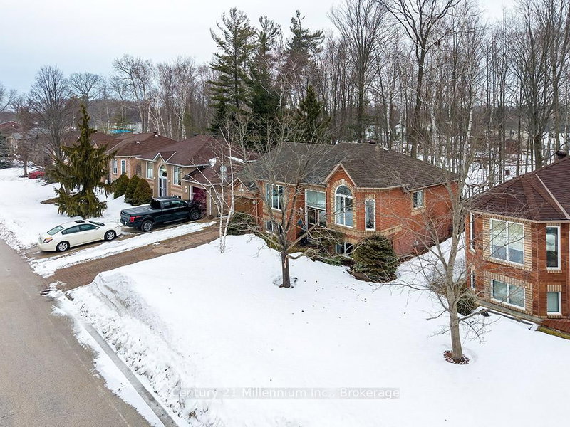 15 Brillinger Dr, Wasaga Beach, L9Z 1L4 | Image 2