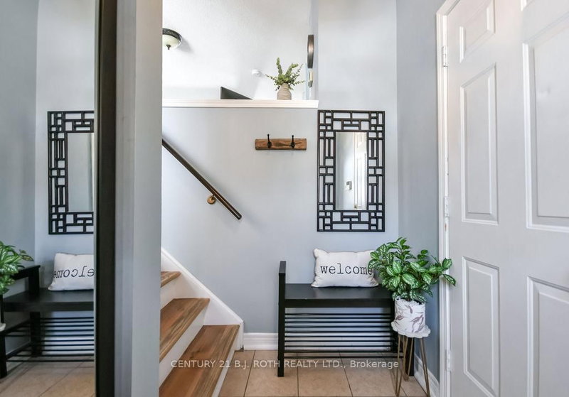 35 HAWTHORNE Cres, Barrie, L4N 9Y7 | Image 2