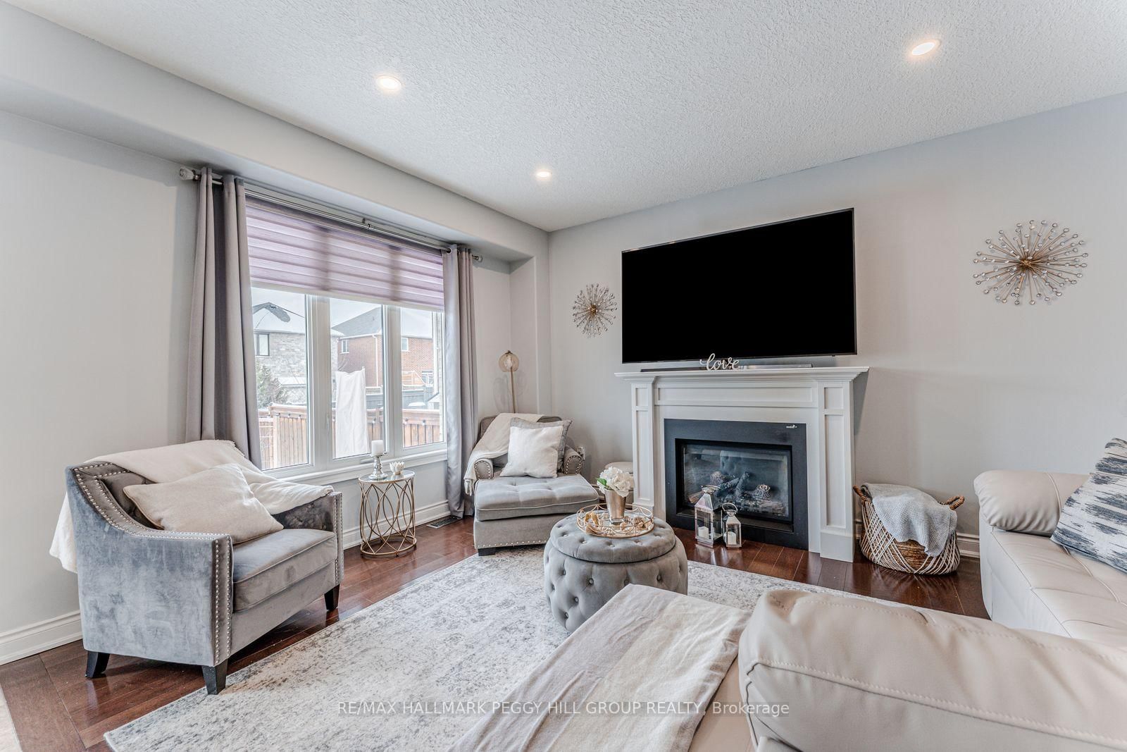 Detached House for sale at 52 Jewel House Lane, Barrie, Ontario, L4N 8J7 - Innis-Shore - MLS: S12909072