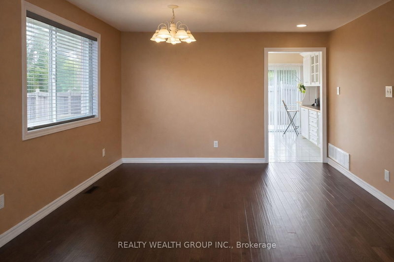 61 Stollar Blvd, Barrie, L4M 6N3 | Image 2