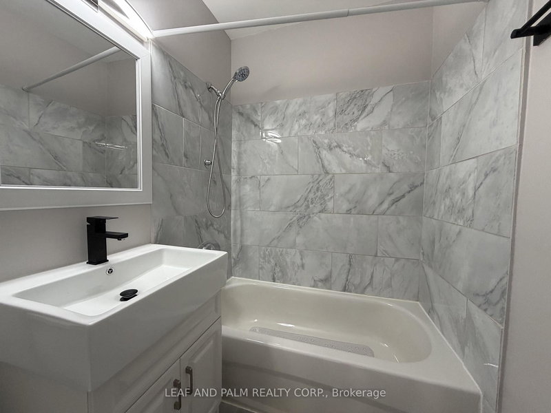 B401 - 135 Atherley Rd, Orillia, L3V 7K7 | Image 2