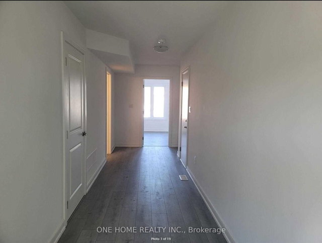 35 Blue Forest Crescent