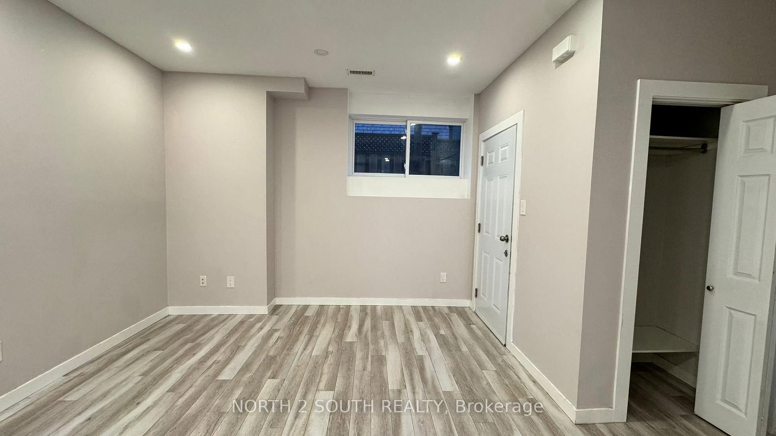 Detached House for lease at Bsmt-29 Gore Drive, Barrie, Ontario, L4N 8L3 - Ardagh - MLS: S12913312