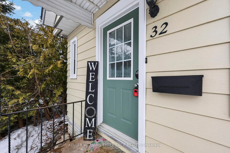 32 HENRY St, Barrie, L4N 1C4 | Image 2
