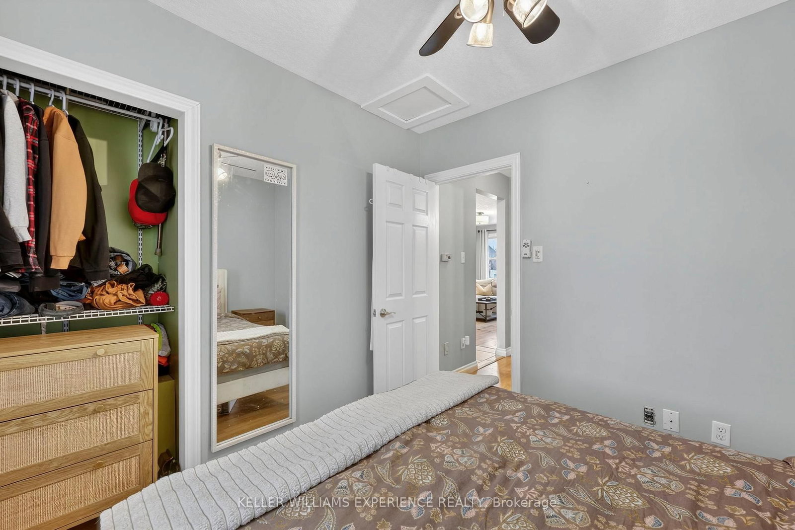 Detached House for sale at 32 HENRY Street, Barrie, Ontario, L4N 1C4 - Queen's Park - MLS: S12913490