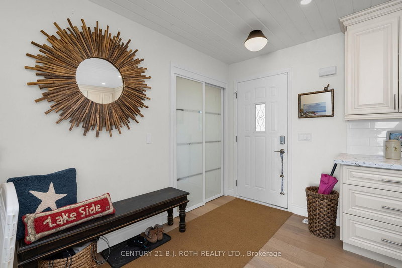 95 lakeshore Rd E, Oro-Medonte, L0L 2E0 | Image 3