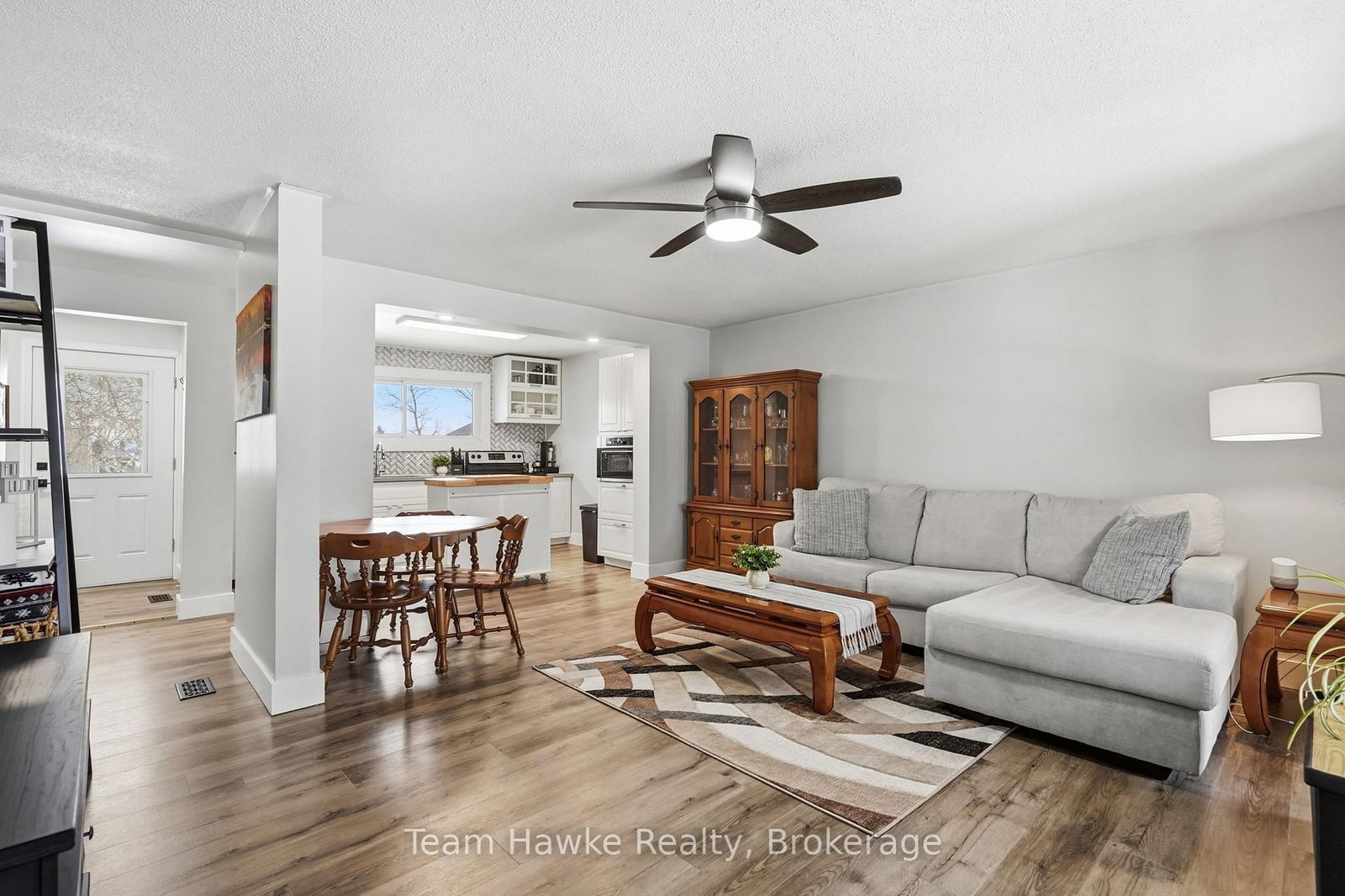 Listing Image 7