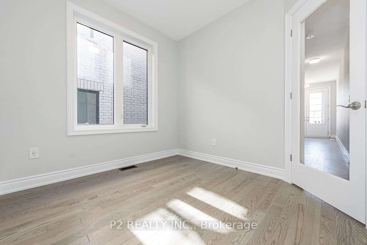 Detached House for sale at 30 Wild Ginger Lane, Springwater, Ontario, L9X 2E4 - Midhurst - MLS: S12915218