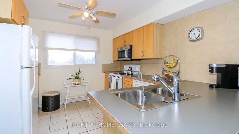 23 - 52 Adelade St, Barrie, L4N 3T5 | Image 2