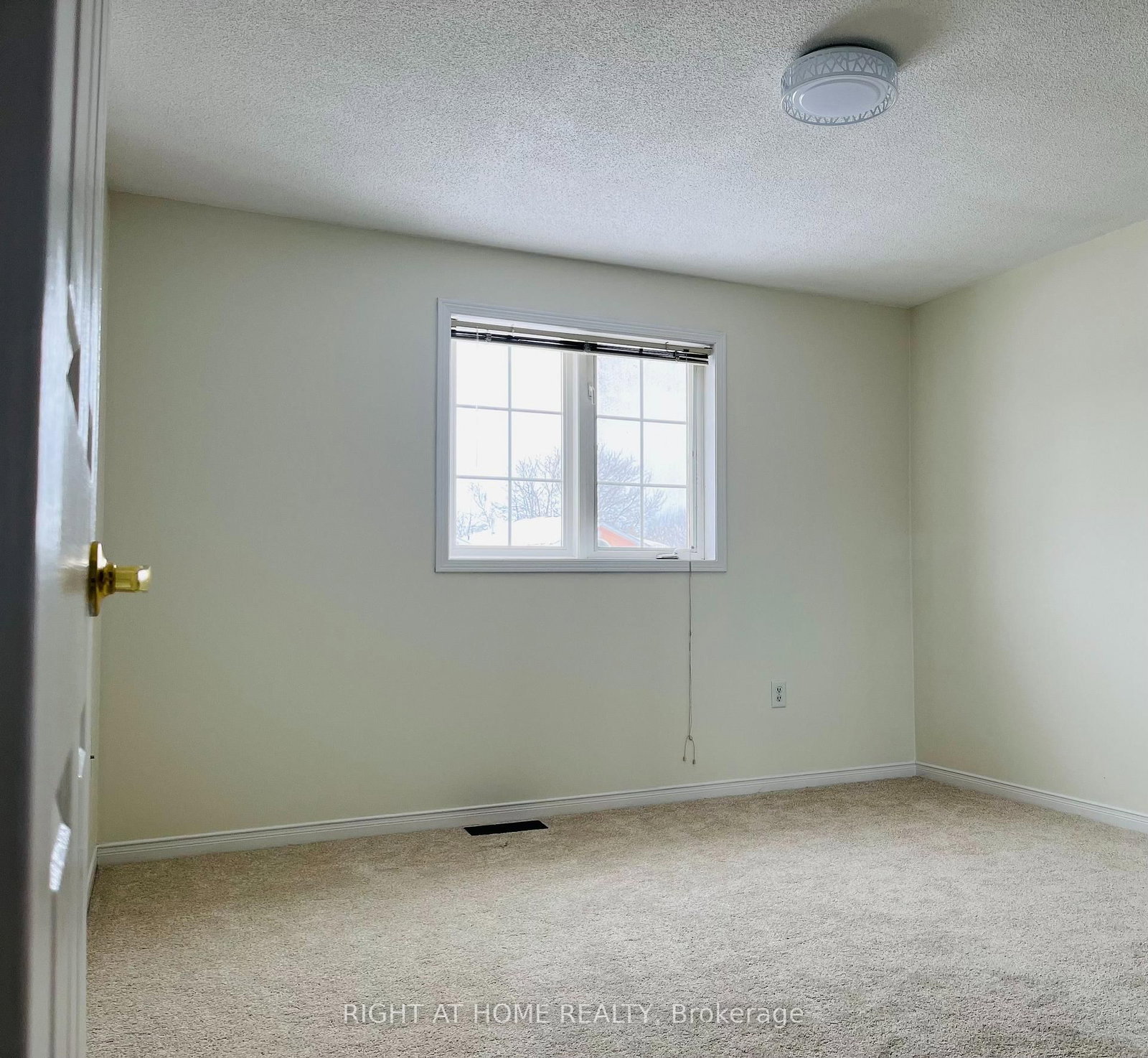 Detached House for lease at 14 Downing Crescent, Barrie, Ontario, L4N 8V7 - Holly - MLS: S12915852