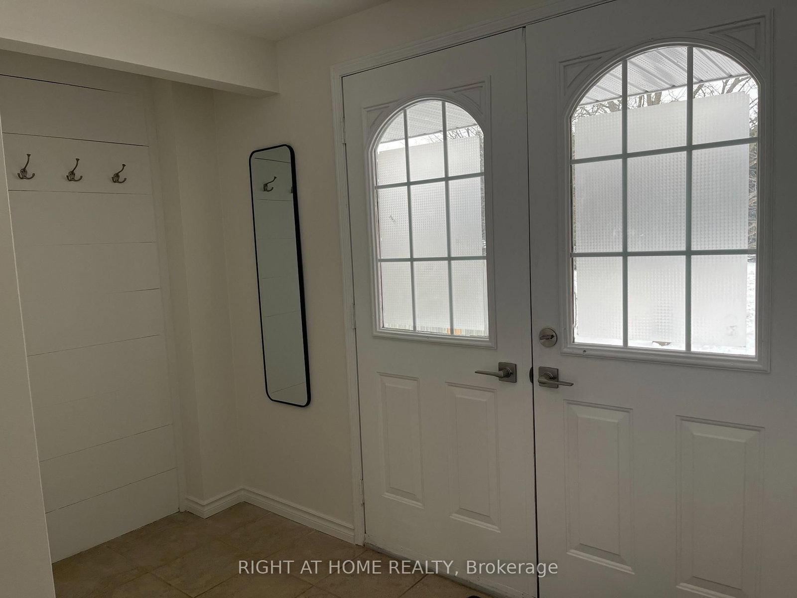 Detached House for lease at 14 Downing Crescent, Barrie, Ontario, L4N 8V7 - Holly - MLS: S12915852