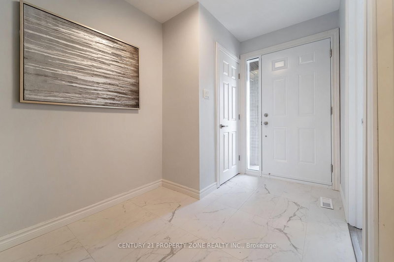 39 SYLVIA St, Barrie, L4M 5J2 | Image 3