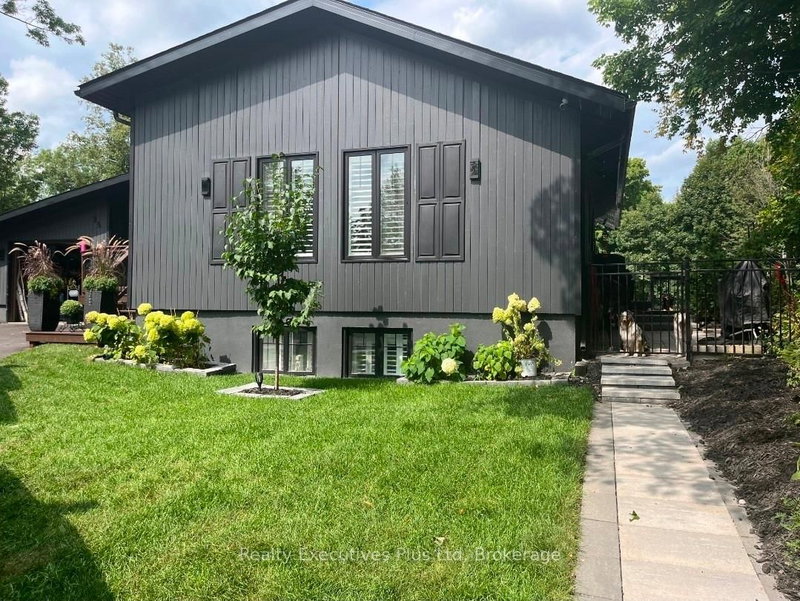 24 Birch Grove Dr, Oro-Medonte, L4M 4Y8 | Image 3