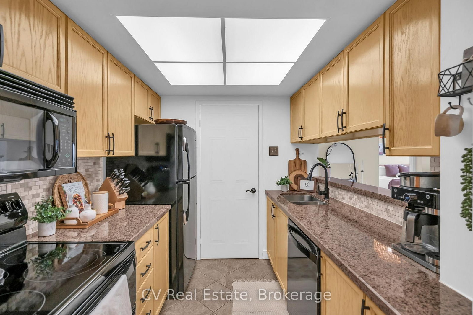 Condo for sale at 811-75 Ellen Street, Barrie, Ontario, L4N 7R6 - City Centre - MLS: S12918068