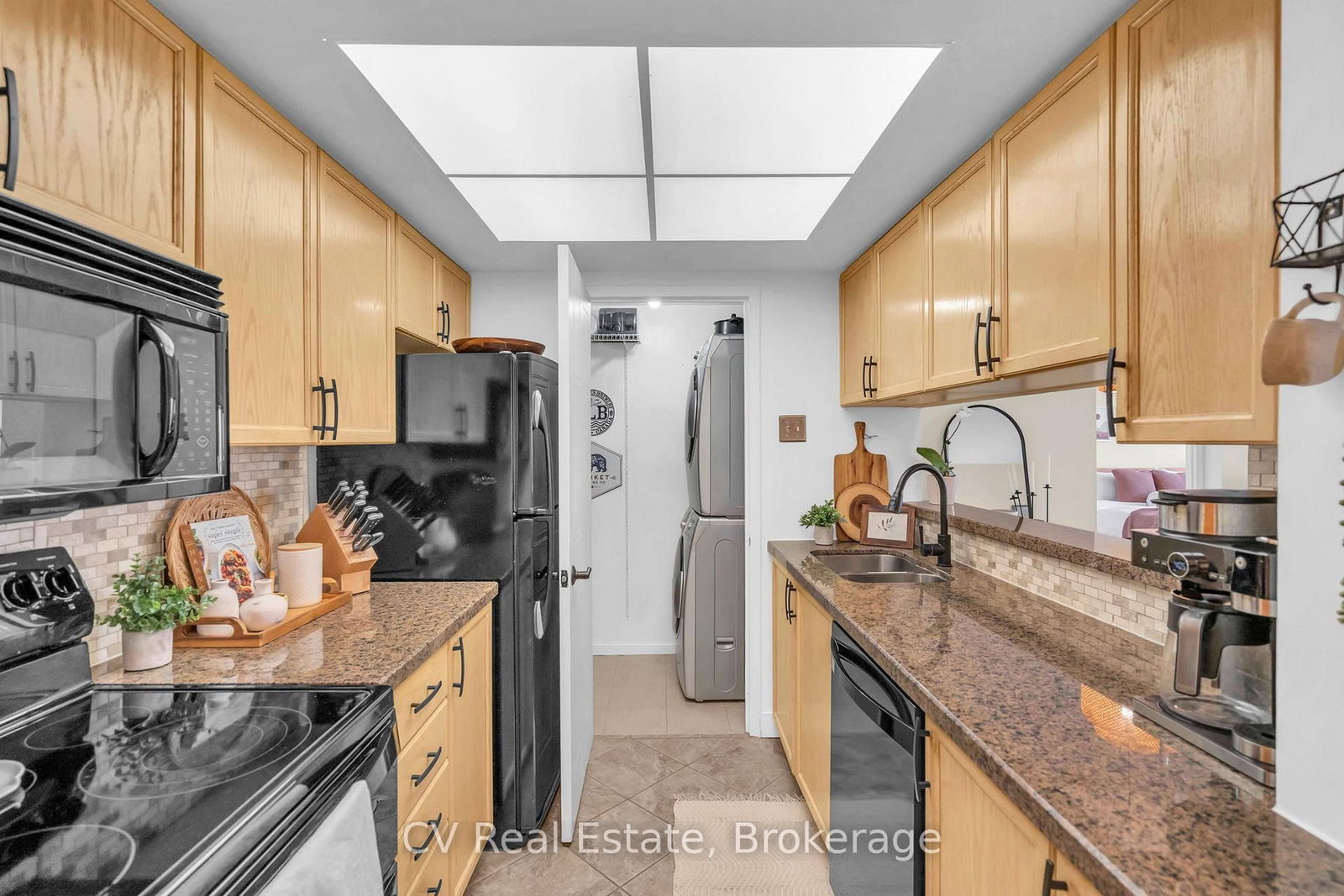 Condo for sale at 811-75 Ellen Street, Barrie, Ontario, L4N 7R6 - City Centre - MLS: S12918068