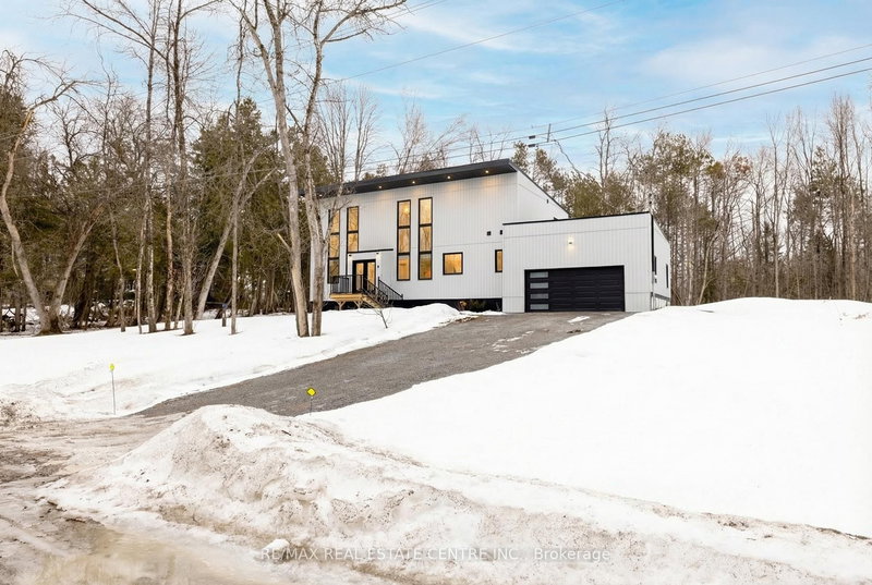 home for sale on 3441 Louis Lane